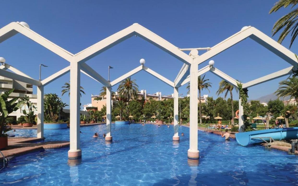 Apartamento Costa Del Sol 贝纳尔马德纳 外观 照片