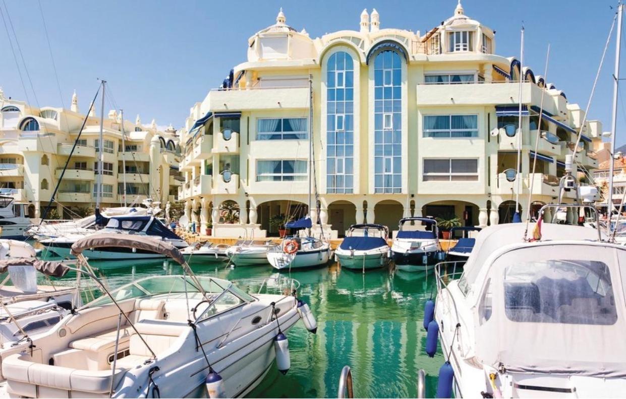 Apartamento Costa Del Sol 贝纳尔马德纳 外观 照片