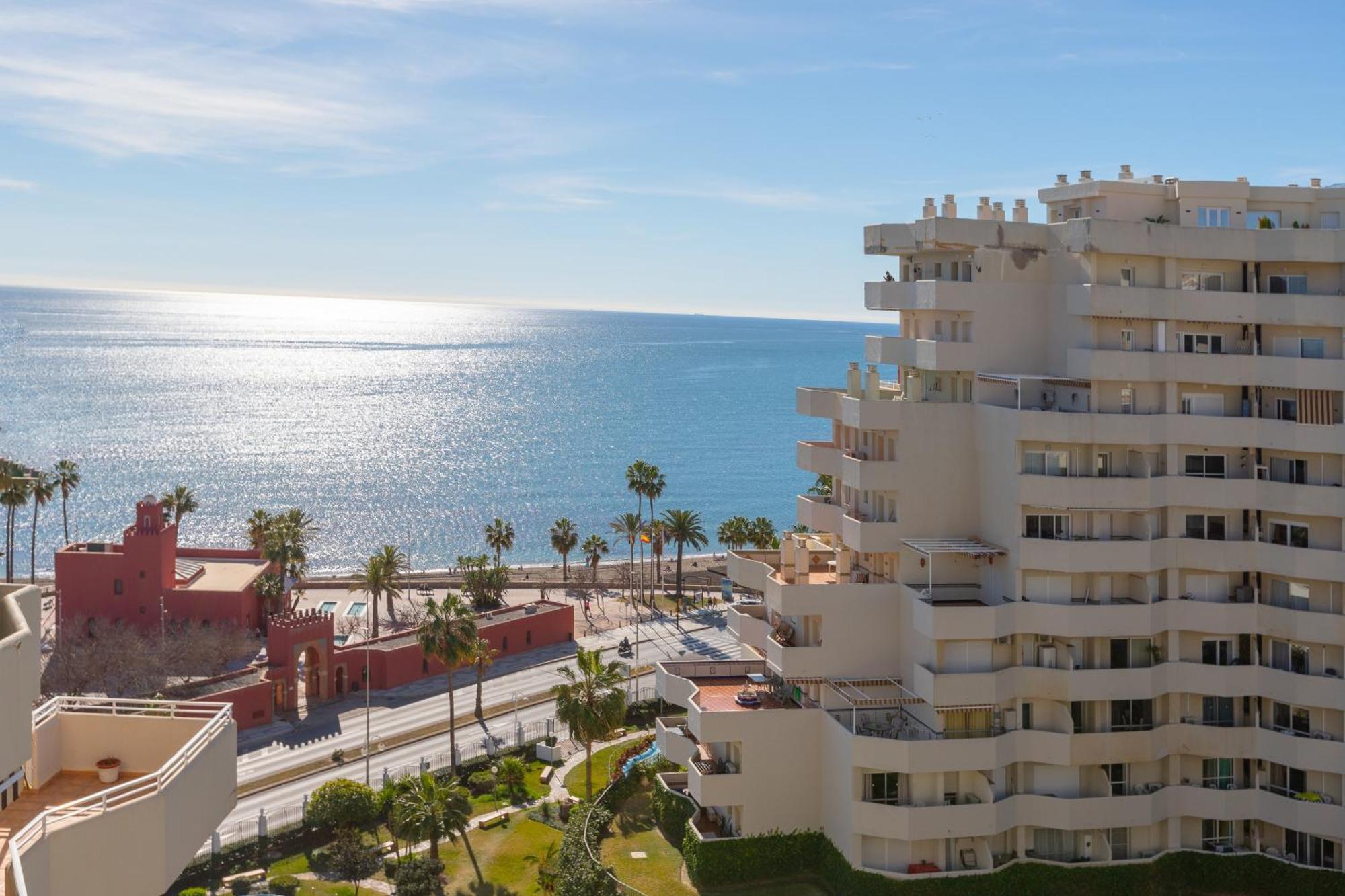 Apartamento Costa Del Sol 贝纳尔马德纳 外观 照片