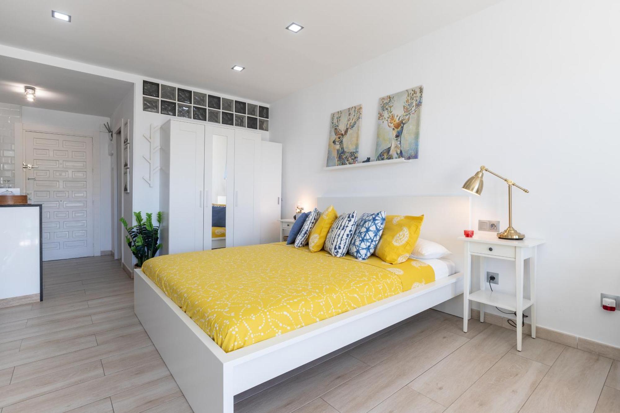 Apartamento Costa Del Sol 贝纳尔马德纳 外观 照片
